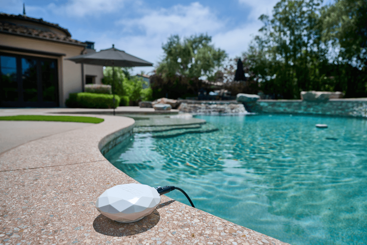 Smart Water Monitor for Pools: Easy Care – Crystal Water Monitor